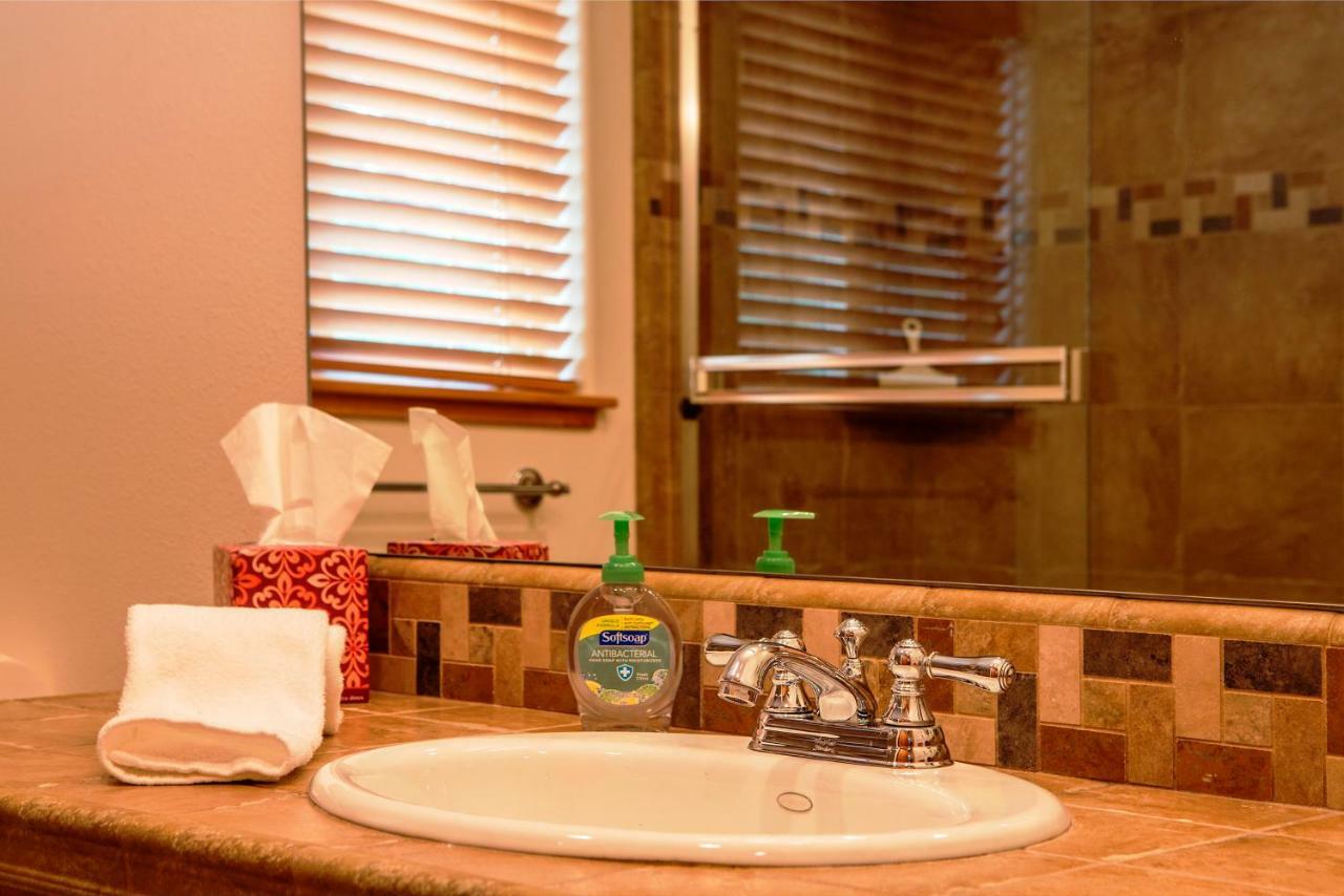 5-Star Luxury Tahoe Cabin! Great Location! Pool Table!Darts! Poker! Ping Pong! Games! South Lake Tahoe Ngoại thất bức ảnh